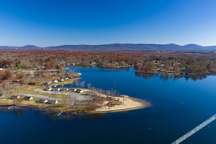 Crown Resorts at Lake Tansi West