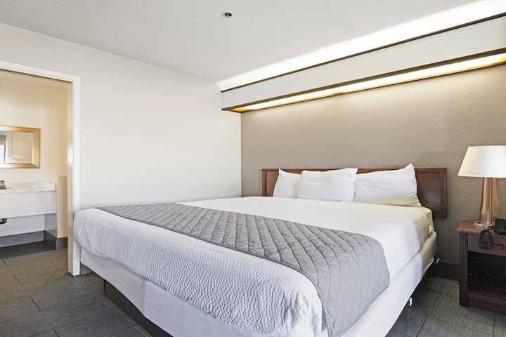 Budget Inn and Suites