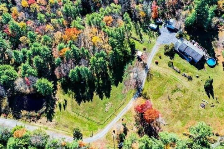 Southwoods Mountain Estate -private mansion pool, hottub+ 15 acres