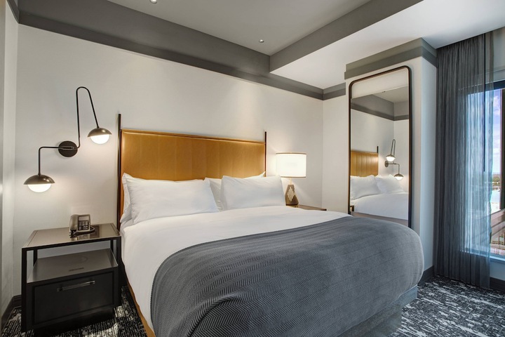 Room 28 of 65