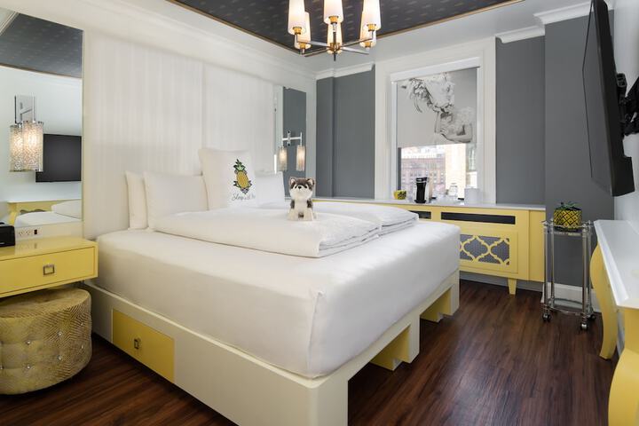 Room 21 of 27