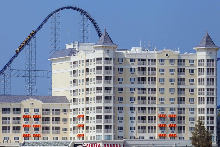 Cedar Points Hotel Breakers