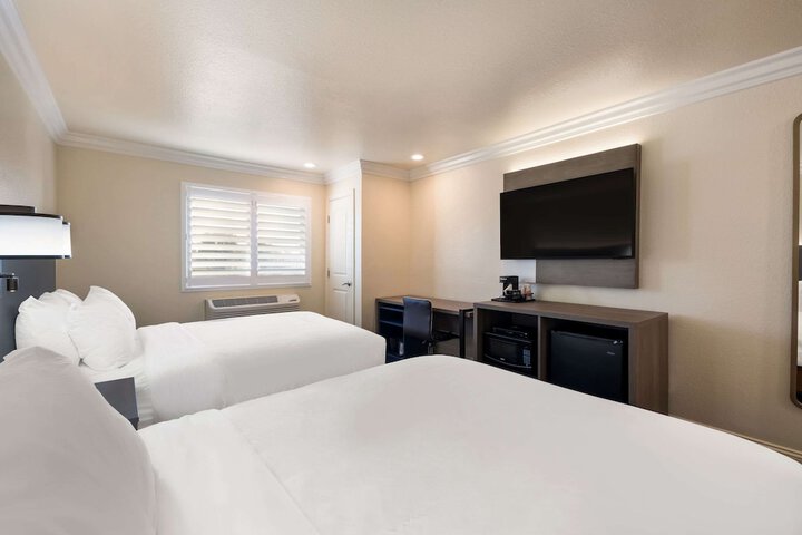 Room 21 of 36