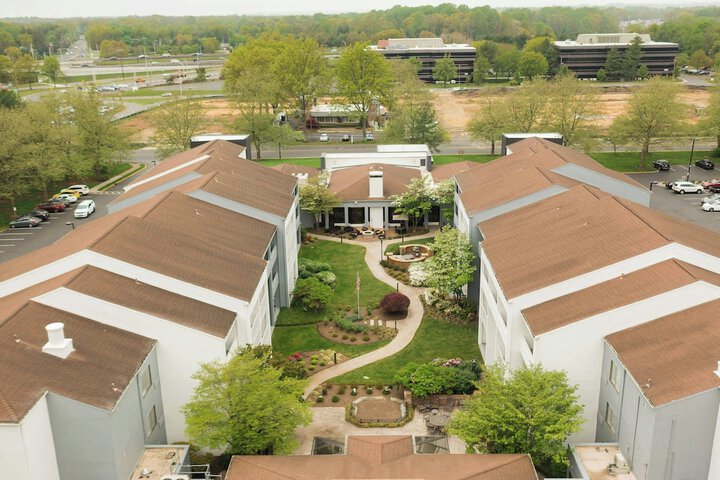 Courtyard by Marriott Lincroft Red Bank