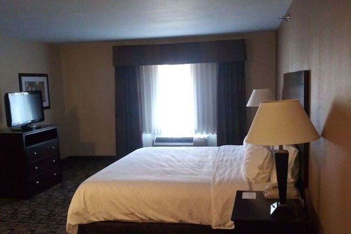 HOLIDAY INN EXPRESS & SUITES ZANESVILLE NORTH by IHG