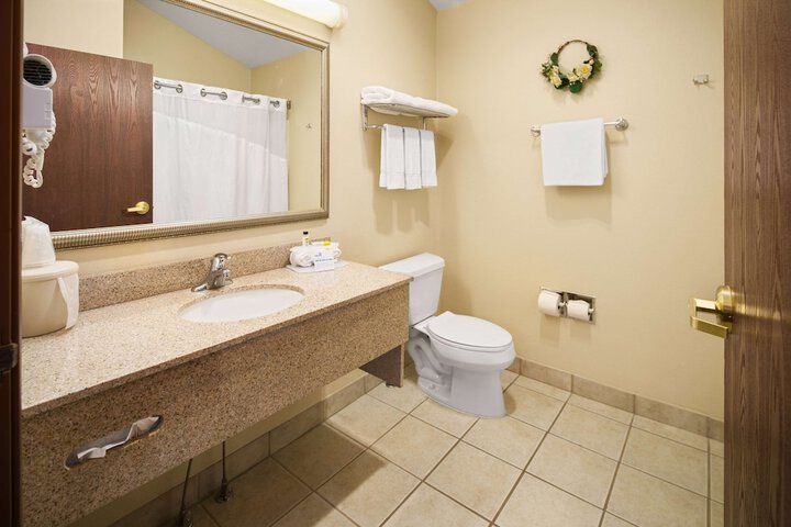 Room 6 of 24
