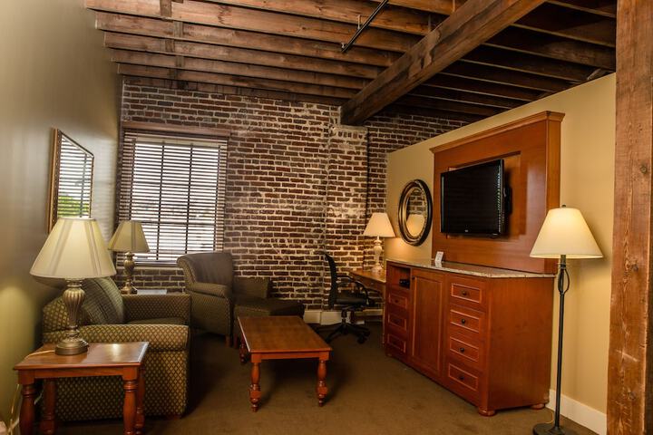 Jackson Park Inn an Ascend Collection Hotel
