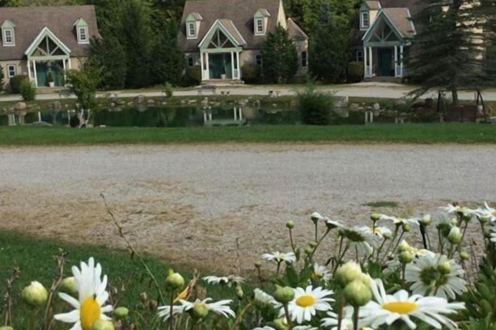 Spruce Hill Inn and Cottages