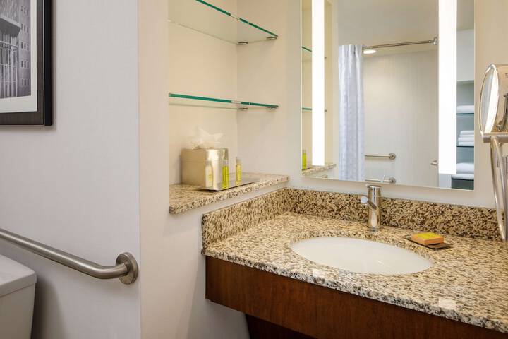 DoubleTree by Hilton Pittsburgh - Cranberry