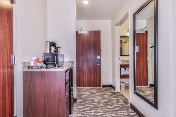 Cobblestone Hotel & Suites - Rhinelander