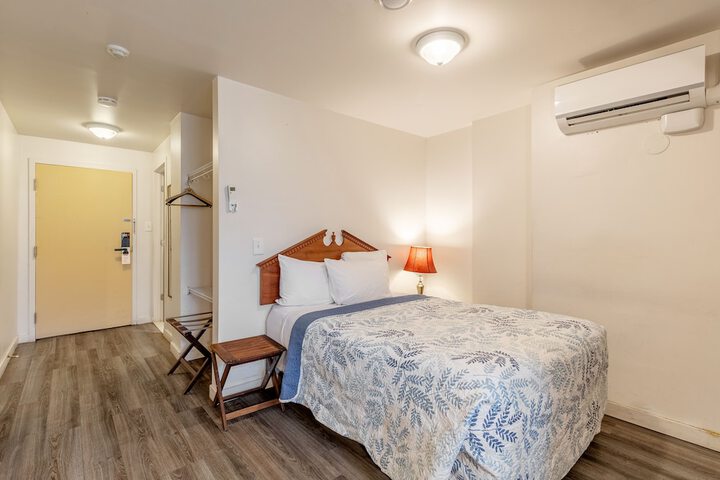 Room 21 of 40