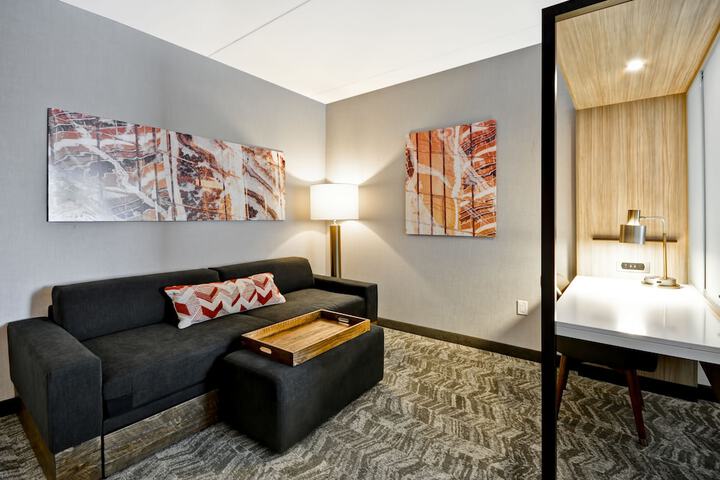 Room 28 of 39