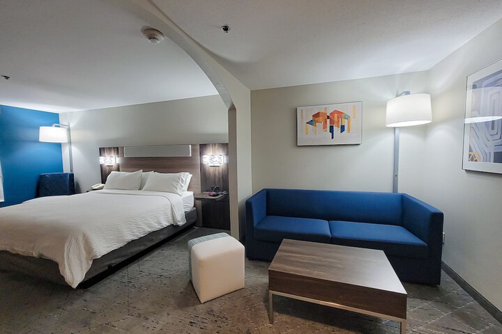Room 22 of 50