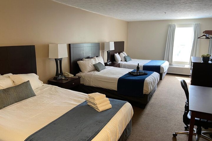Room 27 of 83