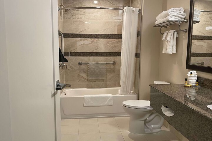 Best Western Plus Cobourg Inn & Convention Centre