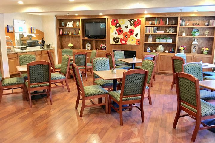 GuestHouse Inn & Suites Hotel Poulsbo