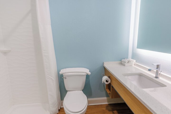 Room 15 of 32