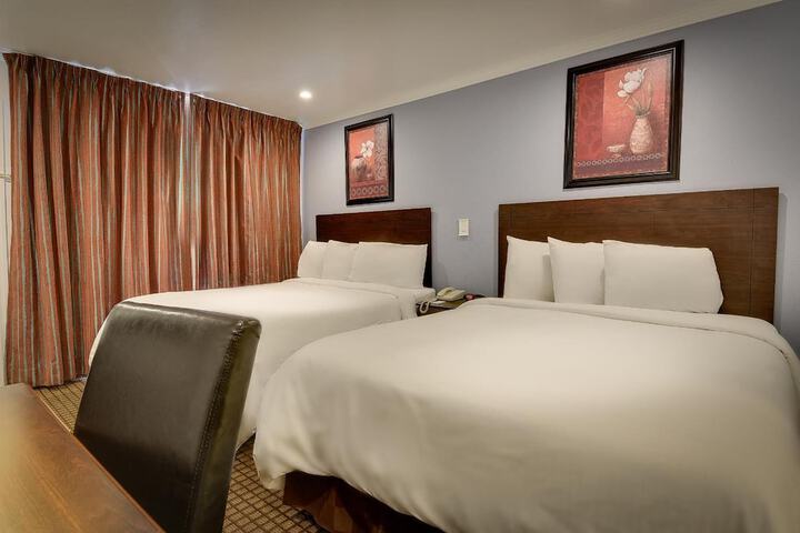 Room 10 of 37