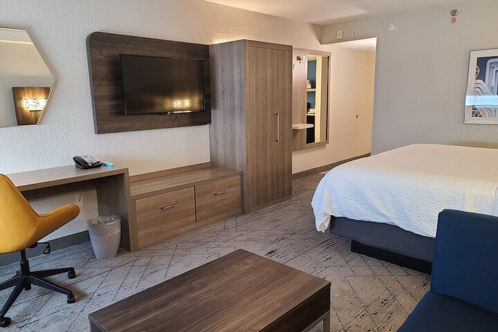 Holiday Inn Express & Suites Ft. Lauderdale N - Exec Airport by IHG