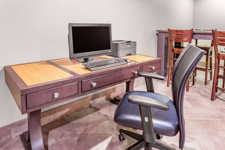 Business Center 33 of 33