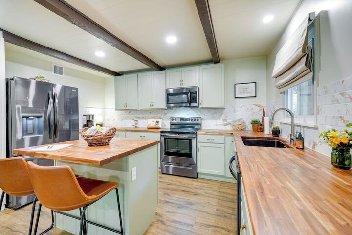 Idyllic Eufaula Vacation Rental: Close to Lake!
