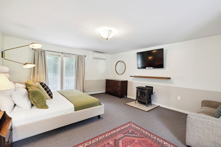 Room 16 of 35