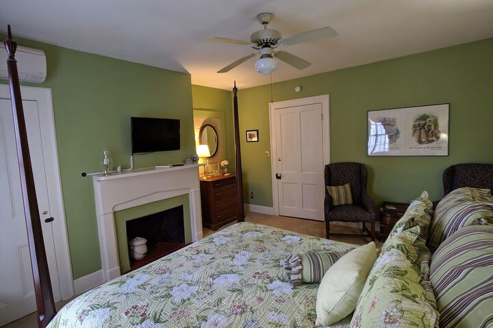 Room 44 of 75