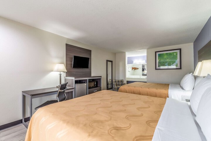 Quality Inn & Suites Canton