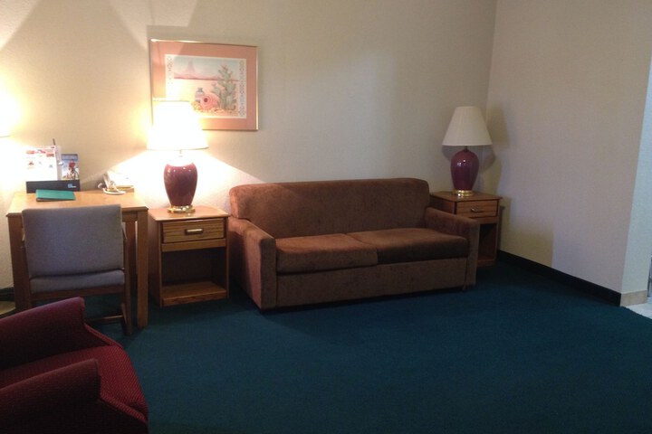 Room 8 of 24