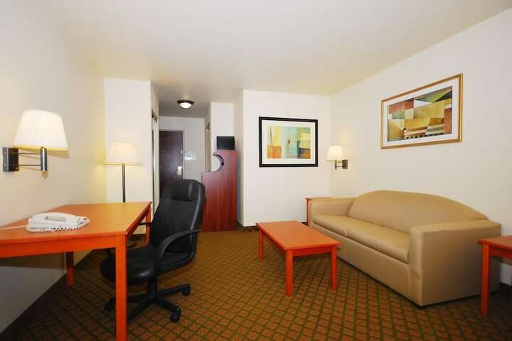 Room 11 of 18
