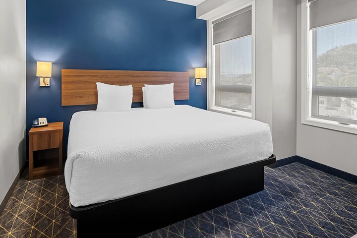 Park Inn by Radisson Kelowna
