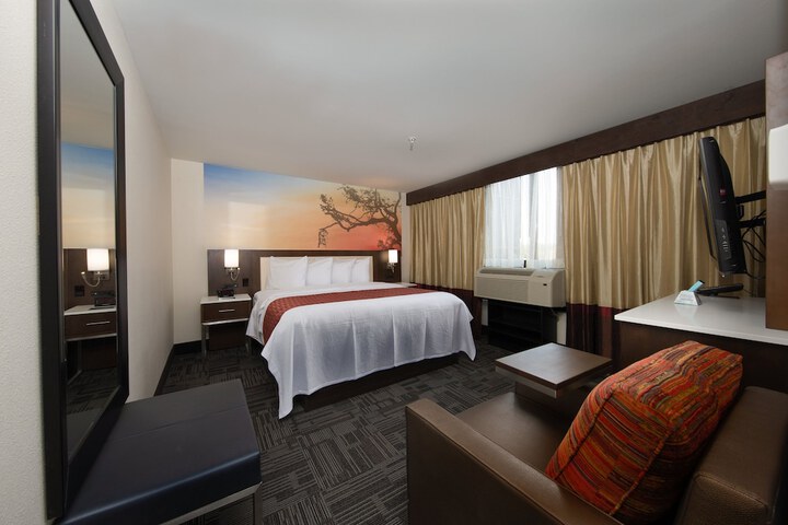 Room 34 of 72