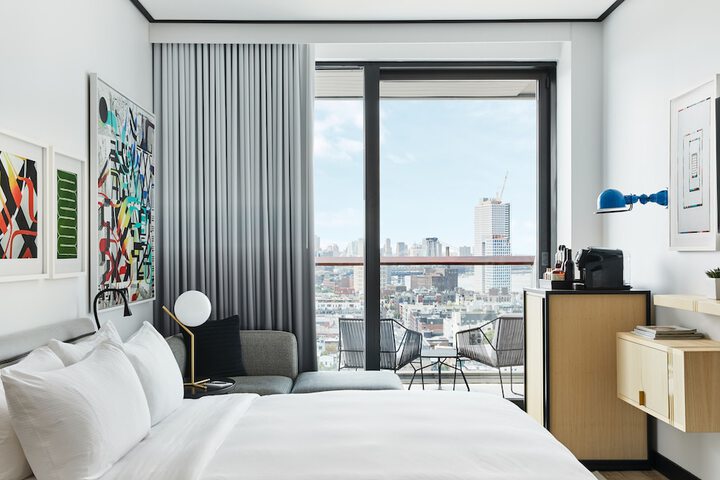 Room 46 of 89