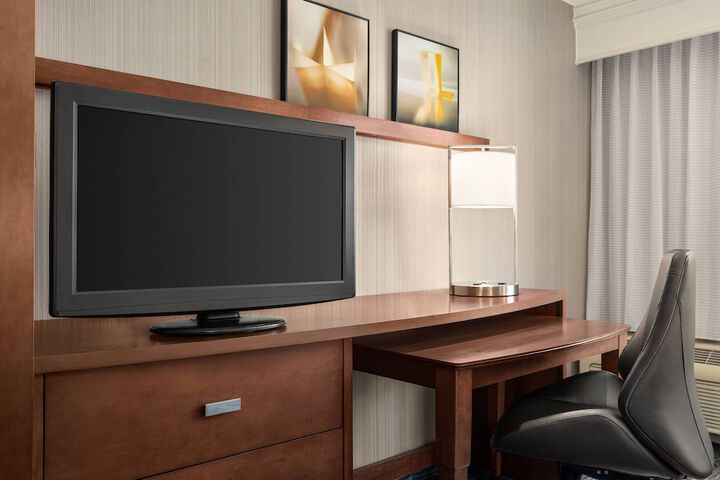 Room 25 of 38