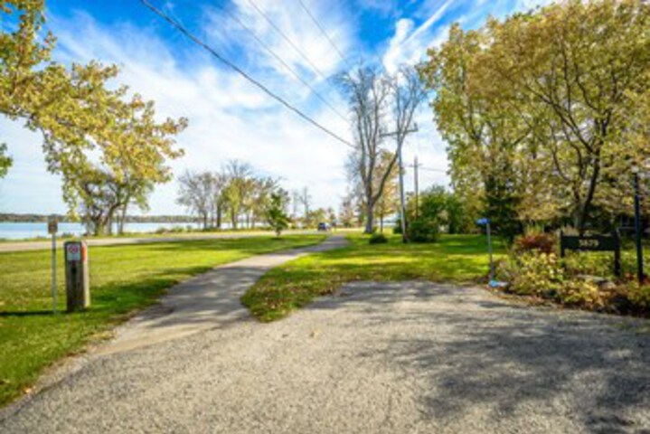 Niagara Falls Lakeview house