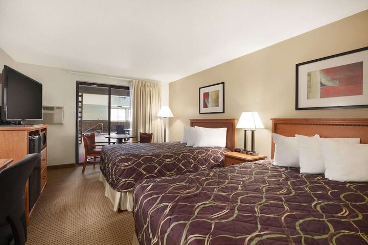 Room 8 of 22