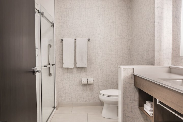 Room 36 of 107
