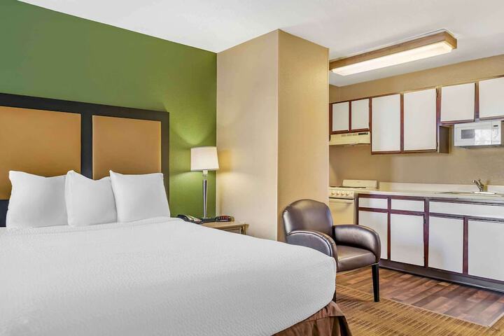 Room 21 of 35