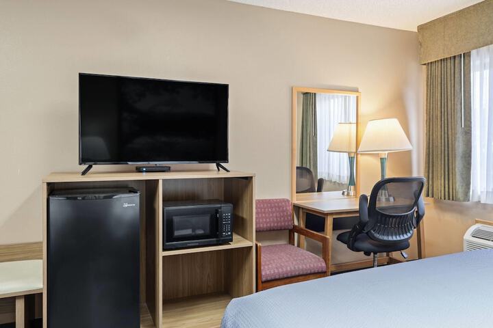 Super 8 by Wyndham Baker City