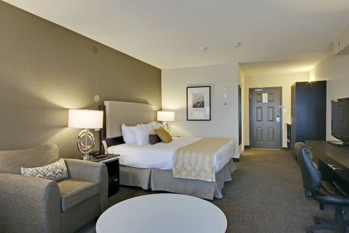 Room 27 of 81