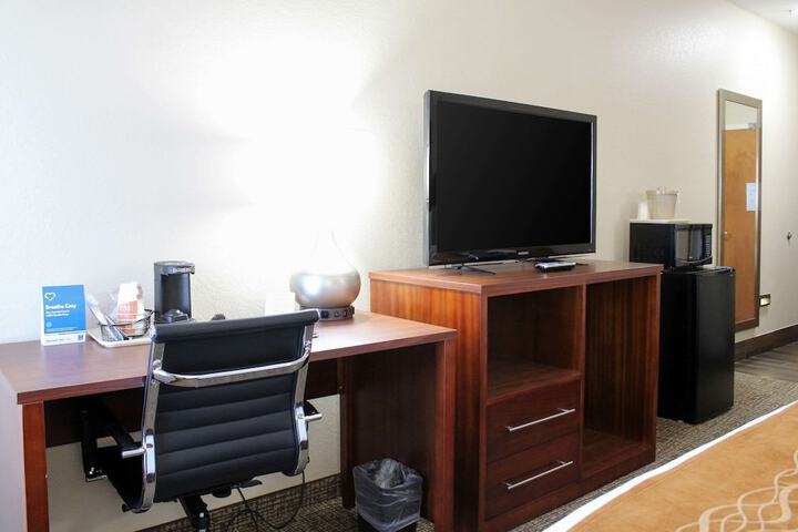 Room 12 of 25
