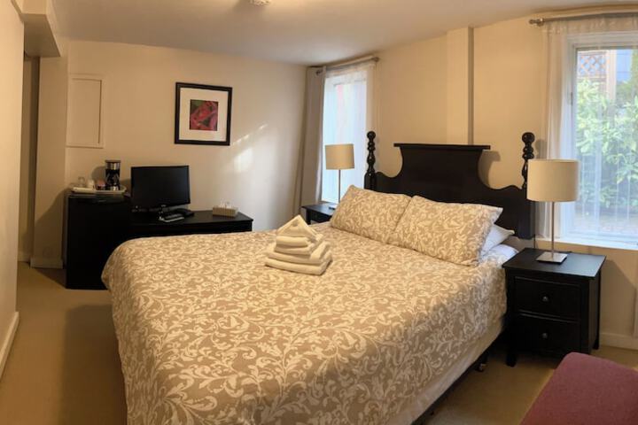Room 35 of 43