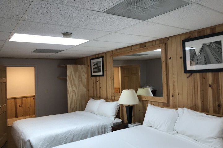 Room 18 of 32