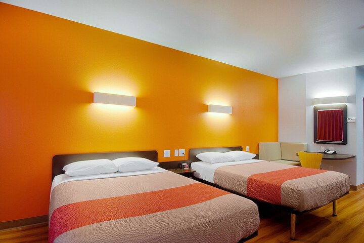 Room 25 of 29