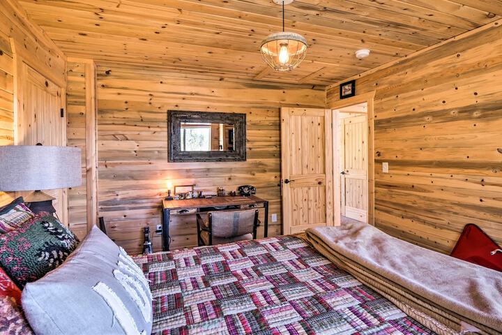 Jefferson Cabin w / Fire Pit: Near Hiking Trails!