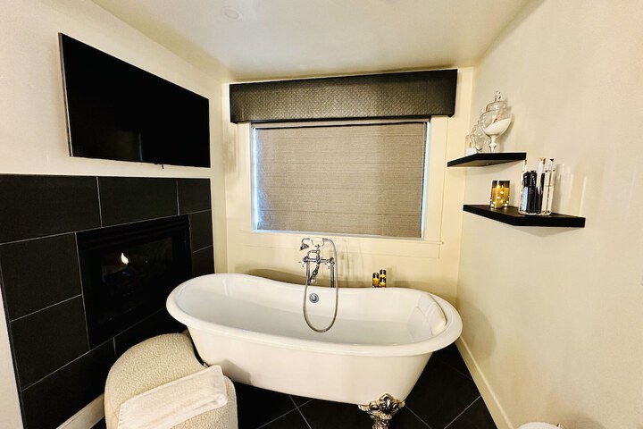Bespoke Inn Flagstaff