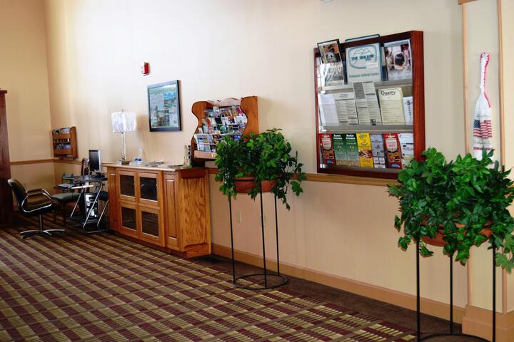 Hollow Inn & Motel