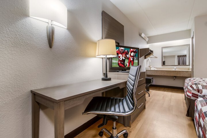 Room 17 of 37