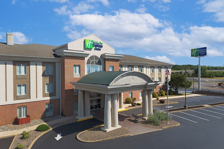 Hotel 3 of 67