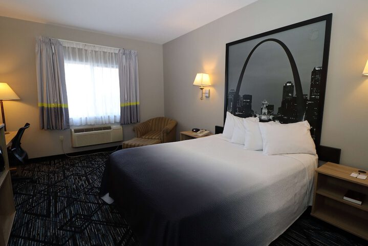 Super 8 by Wyndham Perryville